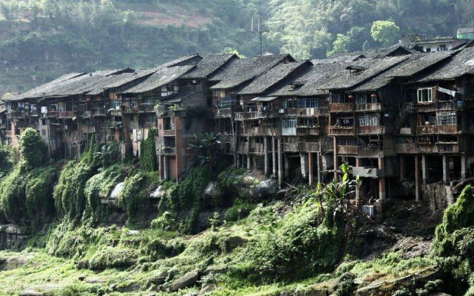 铁东法院：一定要系好安全带，切勿拿生命开玩笑